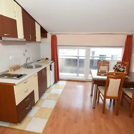 Darni Central Apartments - Bazaar Location With Free Parking Ohrida Exterior foto